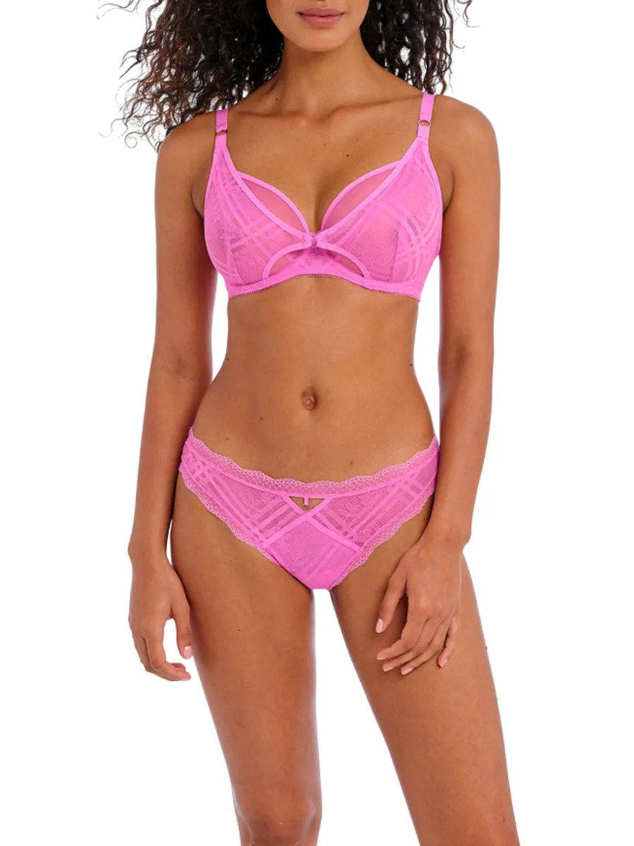 Freya Fatale Brief