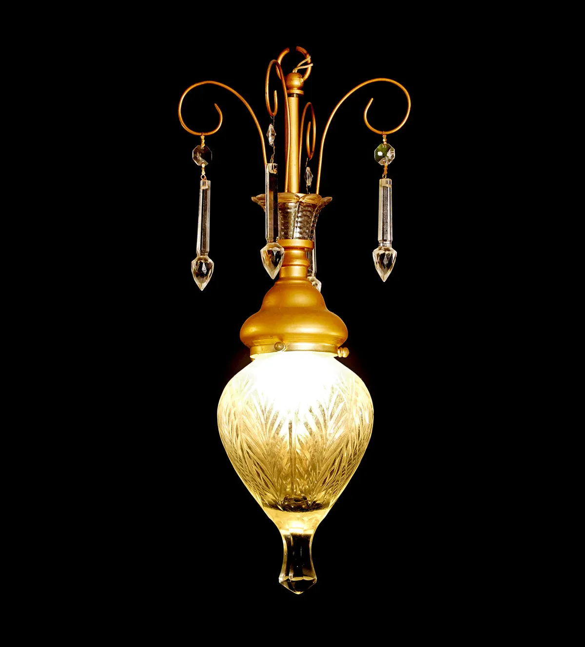 Golden Teardrop Elegance Pendant Light