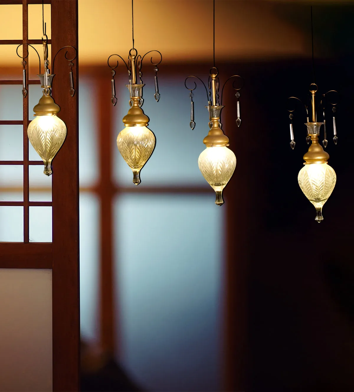 Golden Teardrop Elegance Pendant Light