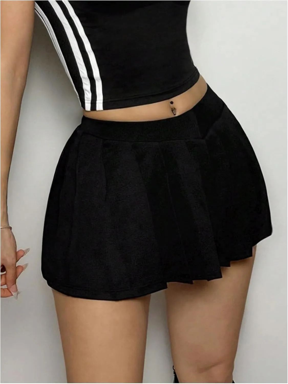 Verdusa Women's Y2K Criss Cross Split Side Mini Skirt Low Rise Pleated Short Skirt