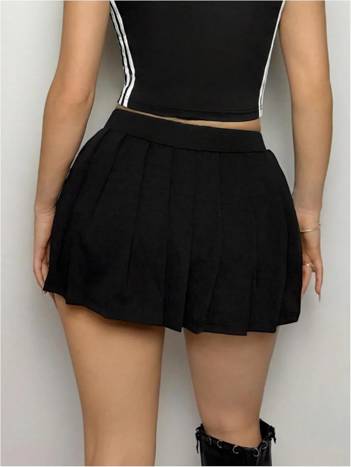 Verdusa Women's Y2K Criss Cross Split Side Mini Skirt Low Rise Pleated Short Skirt
